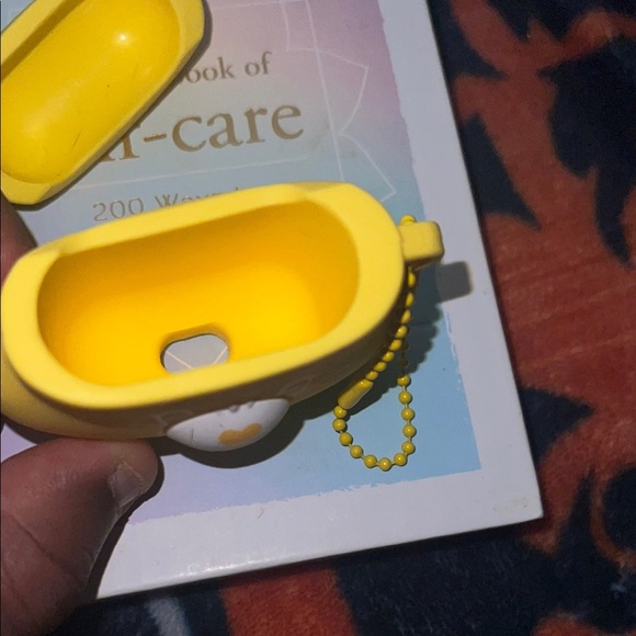 Yellow AirPods Case with Heart Design - Picture 2 of 6